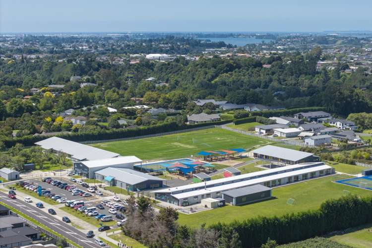 1 Benmore Crescent Pyes Pa_25