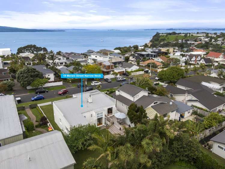 19 Merani Street Narrow Neck_17