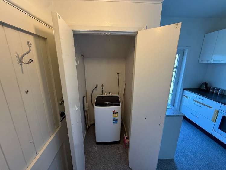 79 Hall Crescent Epuni_8