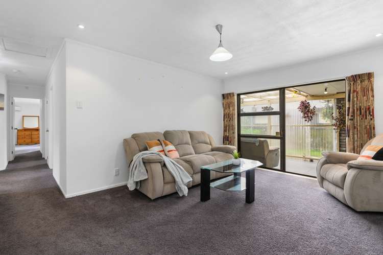 15 Elmslie Place Owhata_6