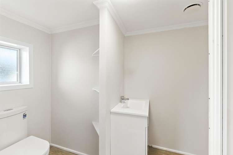 5 Karaka Street Otaki Beach_35