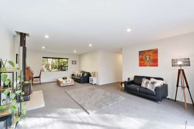 70A Tirimoana Road Te Atatu South_31