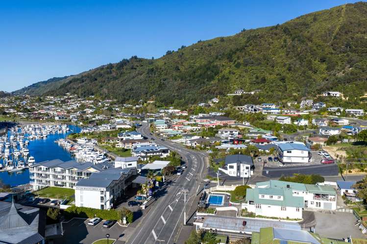 26-28 Waikawa Road Picton_1
