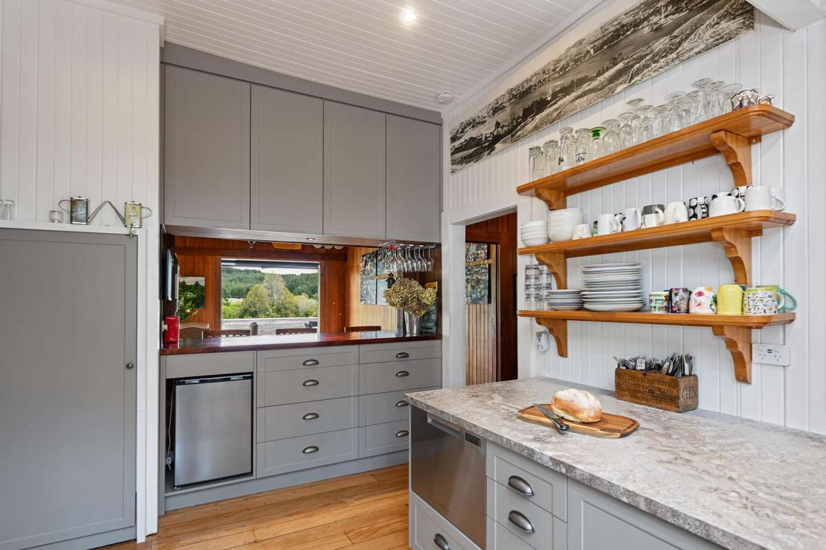 115 Okere Road_5