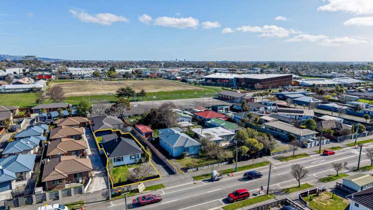 256 Breezes Road Aranui_16