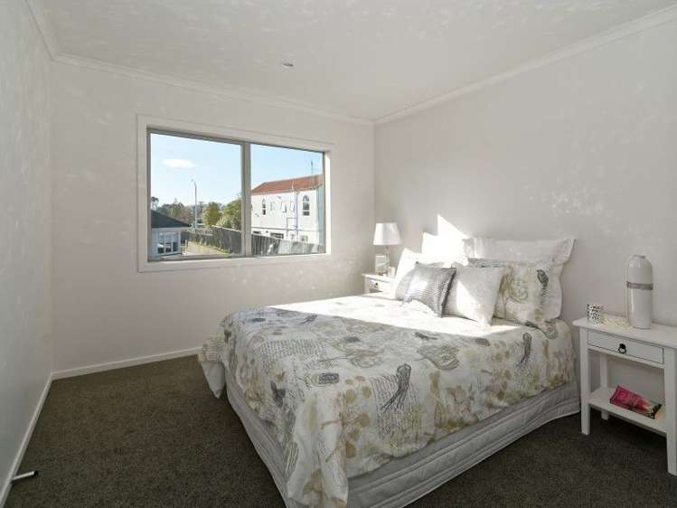 55a Lake Crescent Hamilton Lake_9