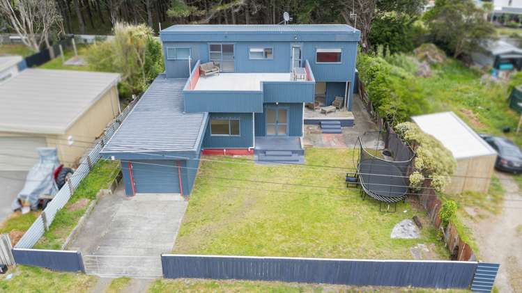 32 Himatangi Street_0