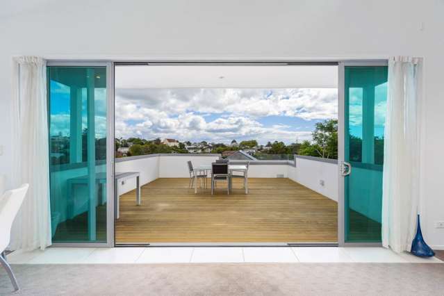 Family Living in Remuera – Full Site with Views