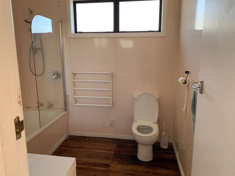 55 Bruce Mclaren Road Henderson_13