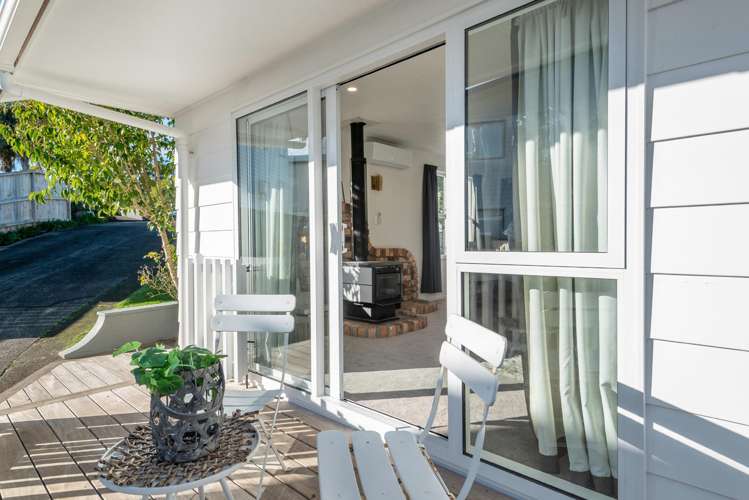 8 Silver Birch Rise Henderson_6
