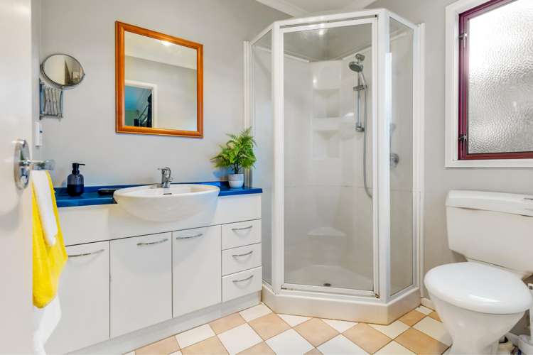 9 Queen Natalie Place Massey_14