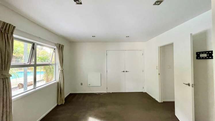 77 James Paige Lane Riverhead_13