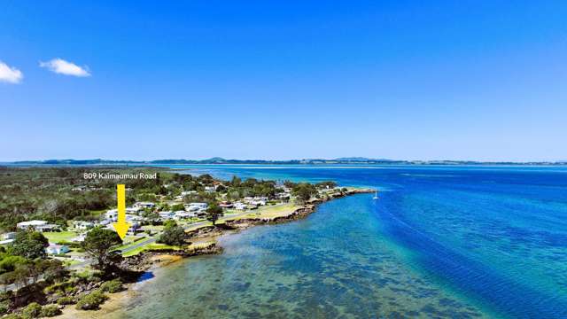 Bach with Stunning Rangaunu Harbour Views