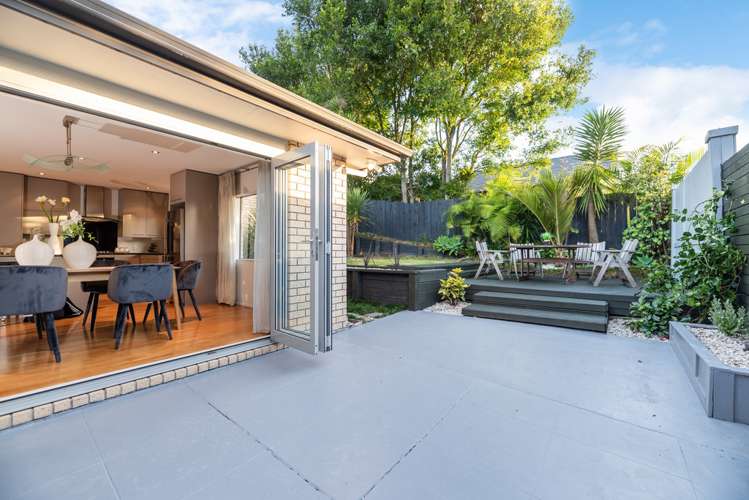 13 Frenz Drive Titirangi_5