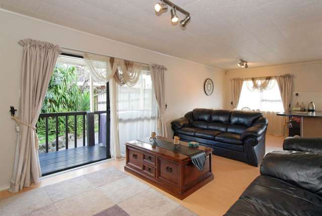 2/6 James Walter Place Mt Wellington_1