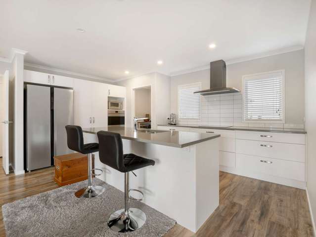 34 Tirimoana Place Otamatea_4