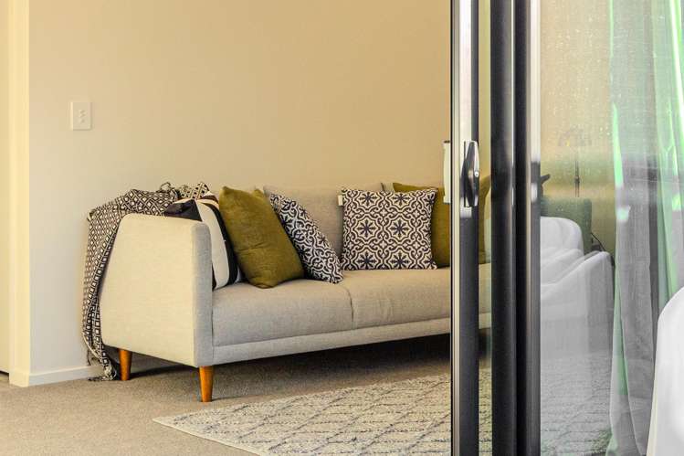 2/99 King Street Sydenham_8