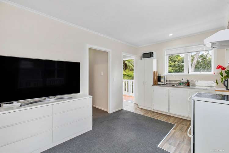 2/37 Eskdale Road Birkdale_3