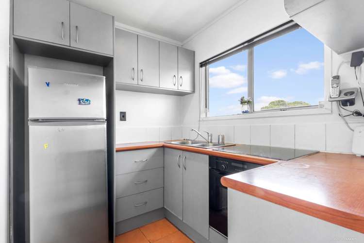 1/6 Eden View Road Sandringham_2