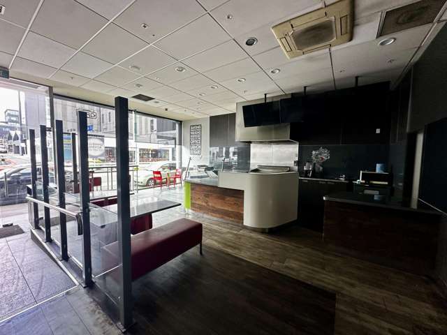 Part Ground/123 Carlton Gore Road Newmarket_2