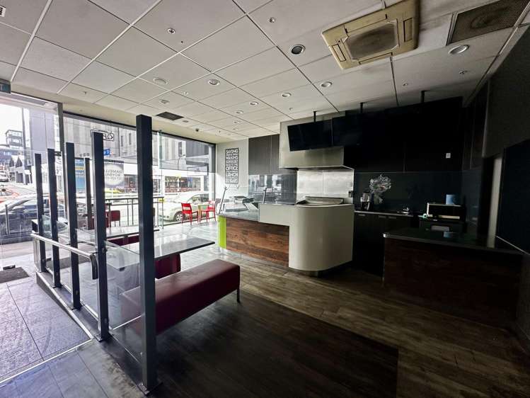 Part Ground/123 Carlton Gore Road Newmarket_2