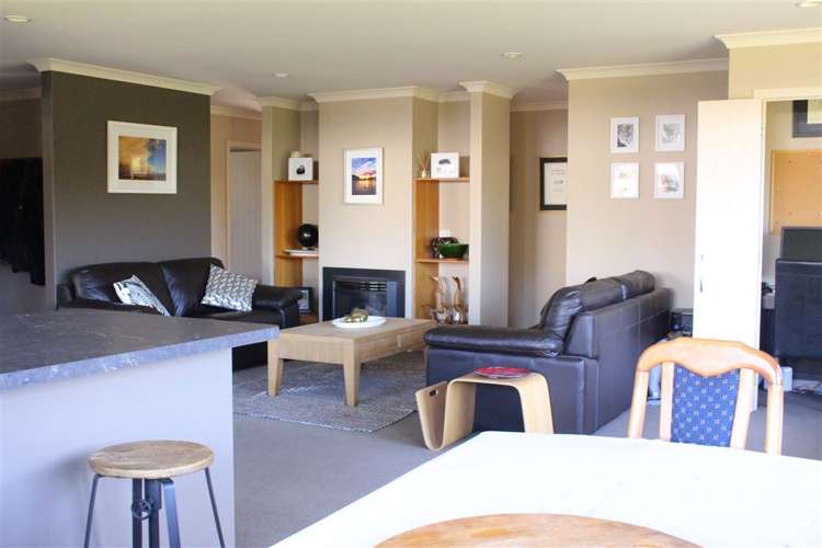 11a Christy Brown Place Leamington_4