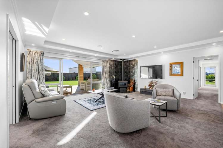 5 Coopworth Mews West Melton_16