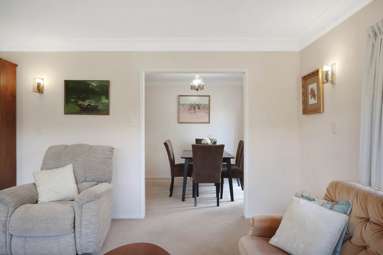 1/63 Manhattan Heights_4