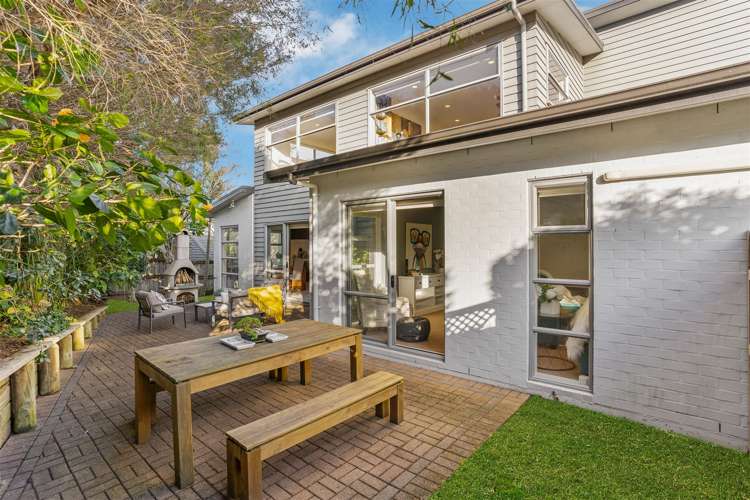 33 Chateau Rise Flat Bush_27