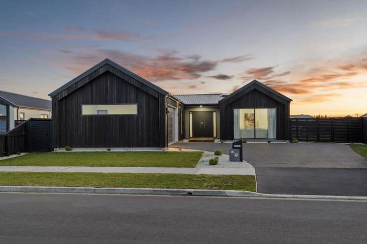 51 Candlesticks Crescent Lincoln_1