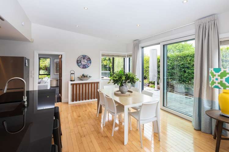 11 Lloyd Street Strowan_13