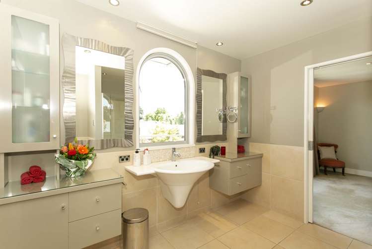 51 Farm Road Allenton_22