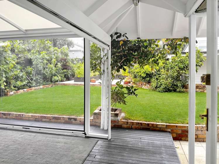 1 Fairholme Avenue Epsom_13