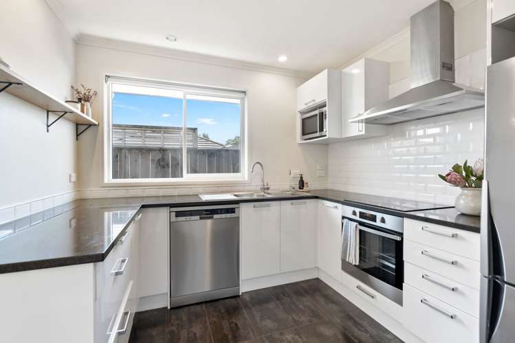 47 Pyle Road West One Tree Point_11