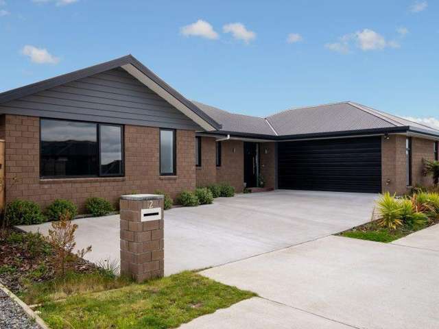 12 Harvard Road Burleigh_1