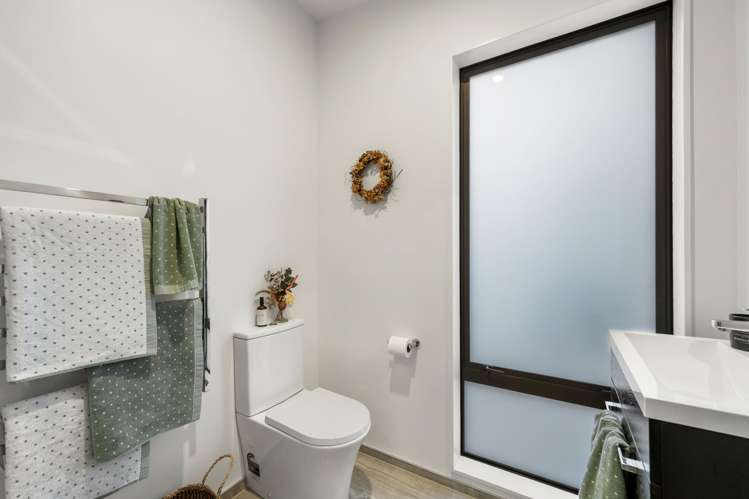 8-50 Friend Street Karori_16