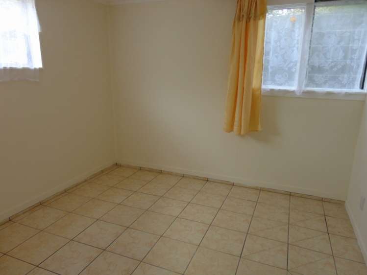 35 Preston Avenue Mount Albert_6