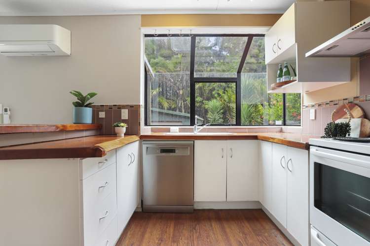 174 Woodlands Park Road Titirangi_13