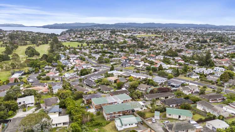 2/14b Penney Avenue Mount Roskill_21