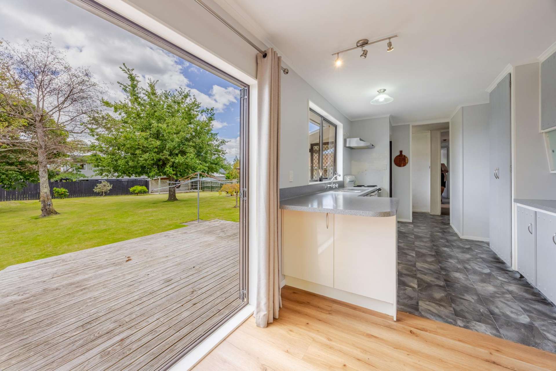 9 and 11 Willow Grove Waipukurau_0