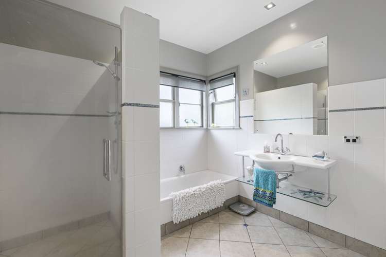 54 Rukutai Street Orakei_16