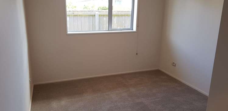 10 Saint Peters Close Woolston_15