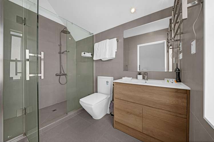 4 Manahau Lane Flat Bush_17