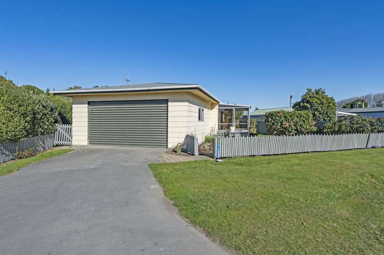 104 Pacific Drive Southbridge_13