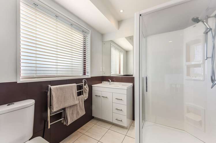 8 Cheshire Place Stoke_15