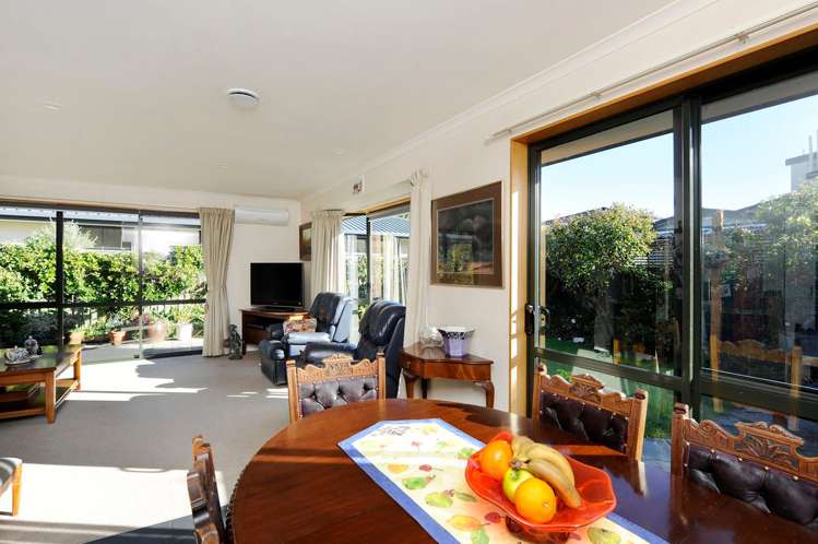 6 Sorrento Way The Wood_3