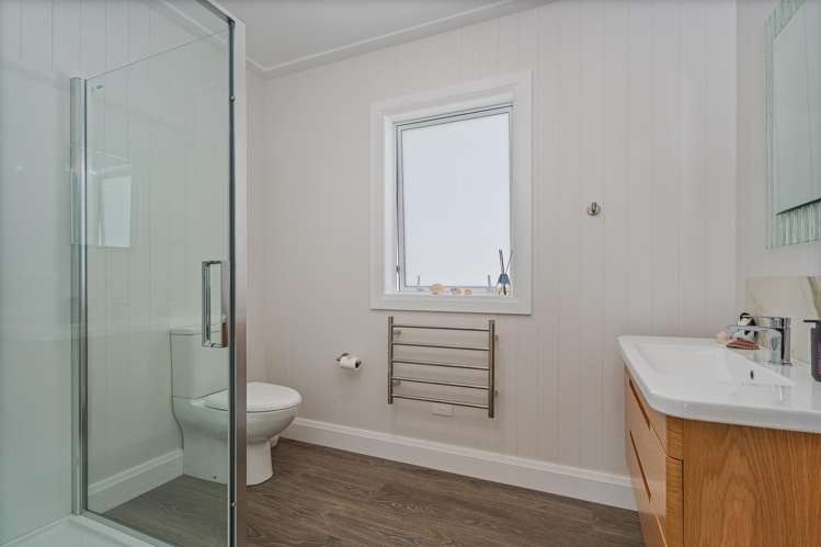 112 Ocean Close Matarangi_23