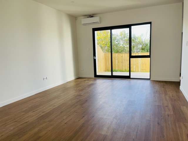 4/196 Royal Road Massey_1