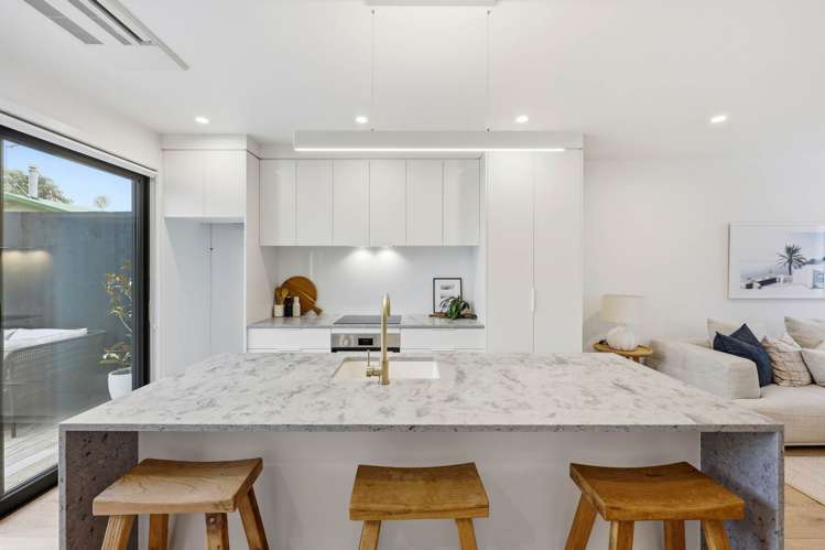 16C Hamurana Place Te Atatu Peninsula_12