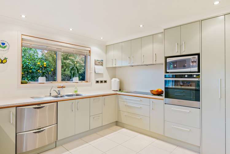 1136 Fergusson Drive Clouston Park_10